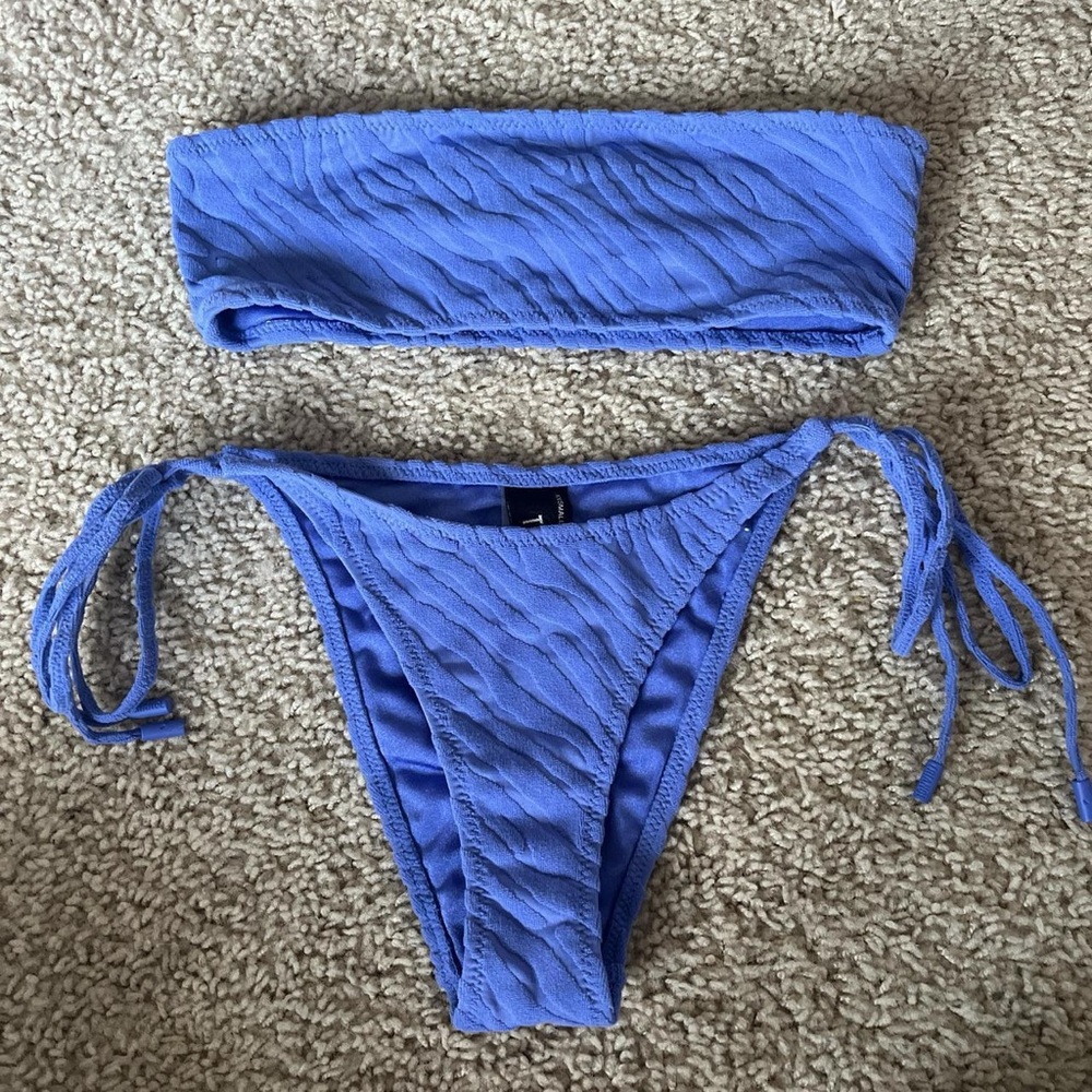 - purple/blue zebra triangl bikini